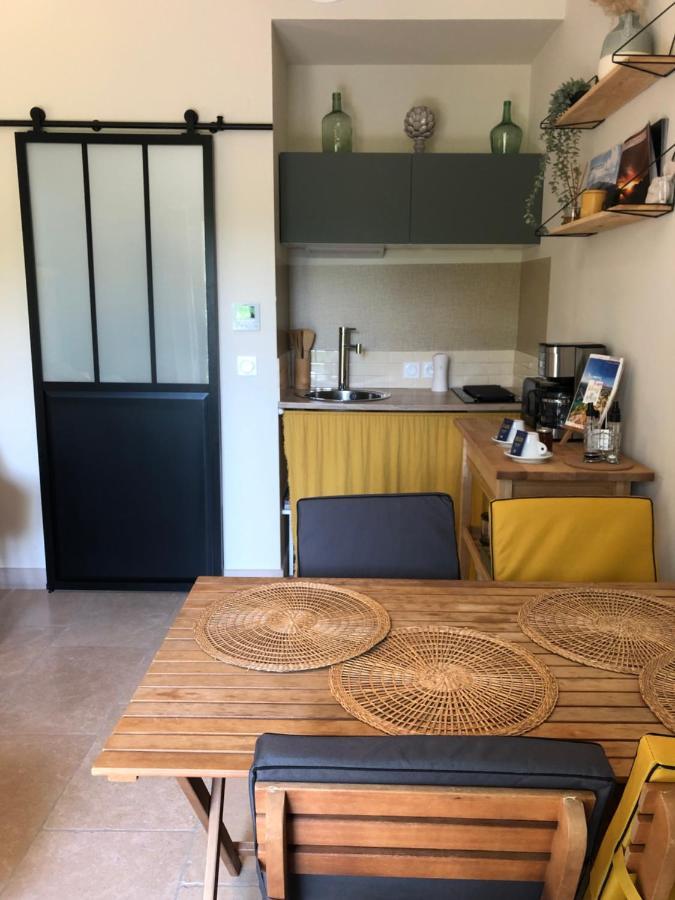 Apartament Gite De Notre Dame Saint-Étienne-du-Grès Zewnętrze zdjęcie