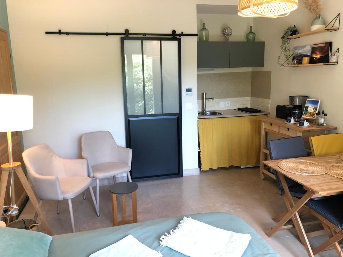 Apartament Gite De Notre Dame Saint-Étienne-du-Grès Zewnętrze zdjęcie